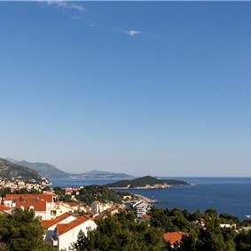 6 Bedroom Villa with Heated Infinity Pool and Sea Views in Dubrovnik, Sleeps 12